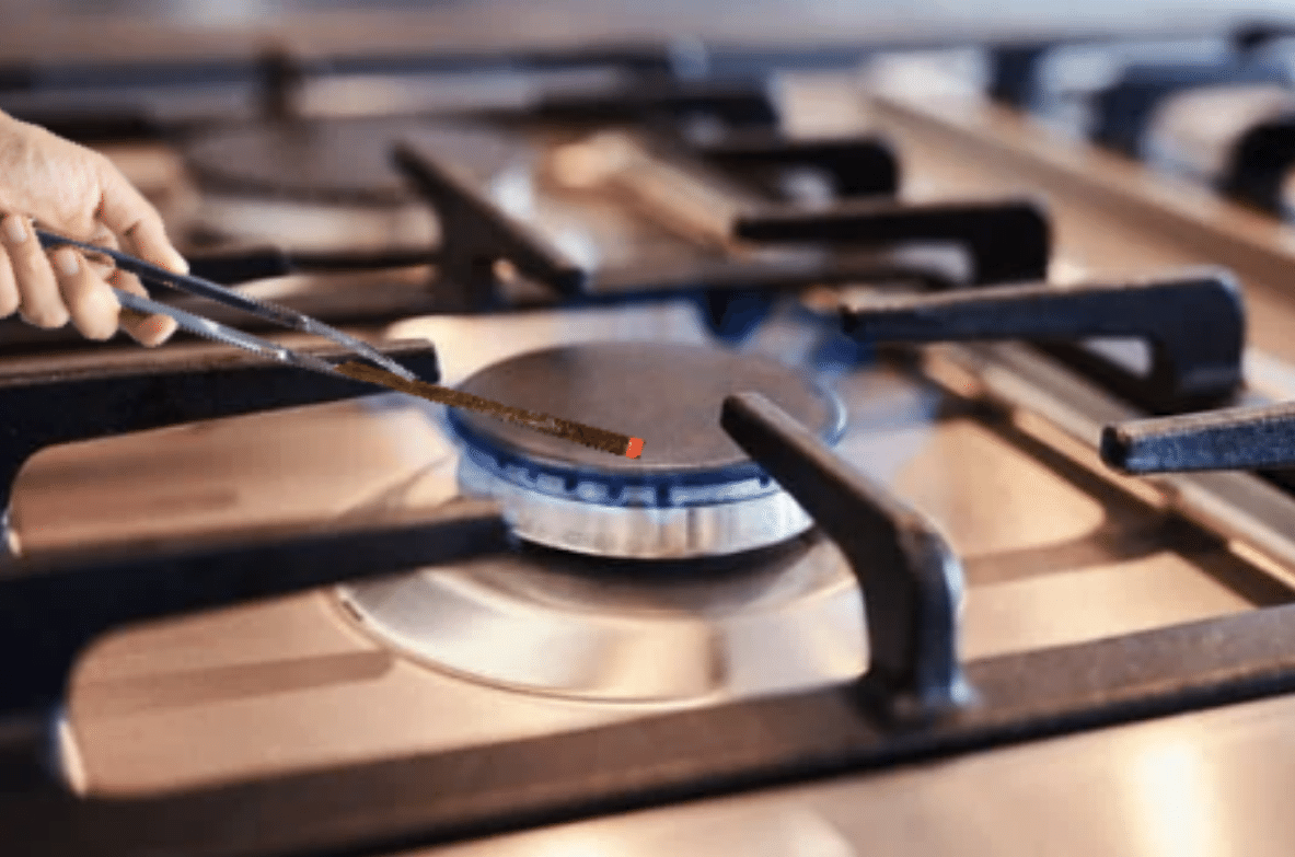 Colour of the blade tip glowing red on contact with the stove.