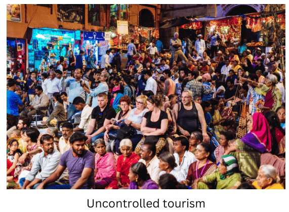 Huge crowd of tourists in Varanasi.